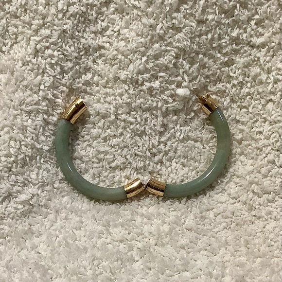 Vtg 14K Yellow Gold Hinge Jade Bangle / 57mm circumference /2.3”inside Diameter - Picture 7 of 13